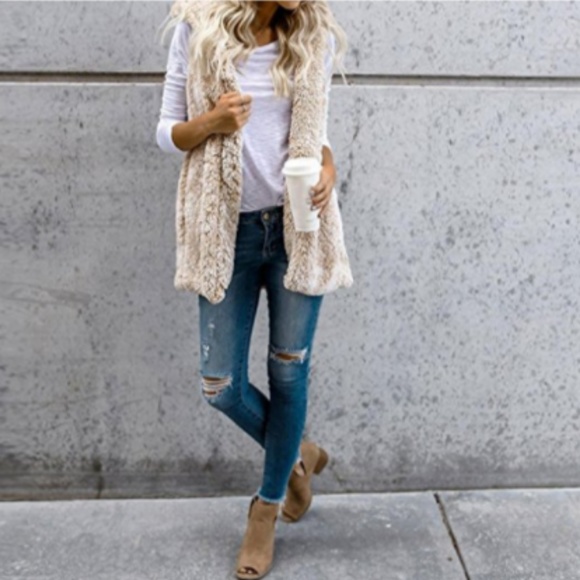 LYLA Chunky Faux Fur White Vest - Picture 2 of 7